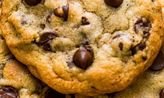 BAKERY-STYLE-CHOCOLATE-CHIP-COOKIES-9-768x768 2